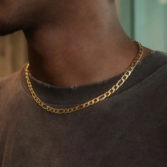 🌿Gld Figaro Link Chain in Yellow Gold - 4mm🌿 - Picture 2 of 7